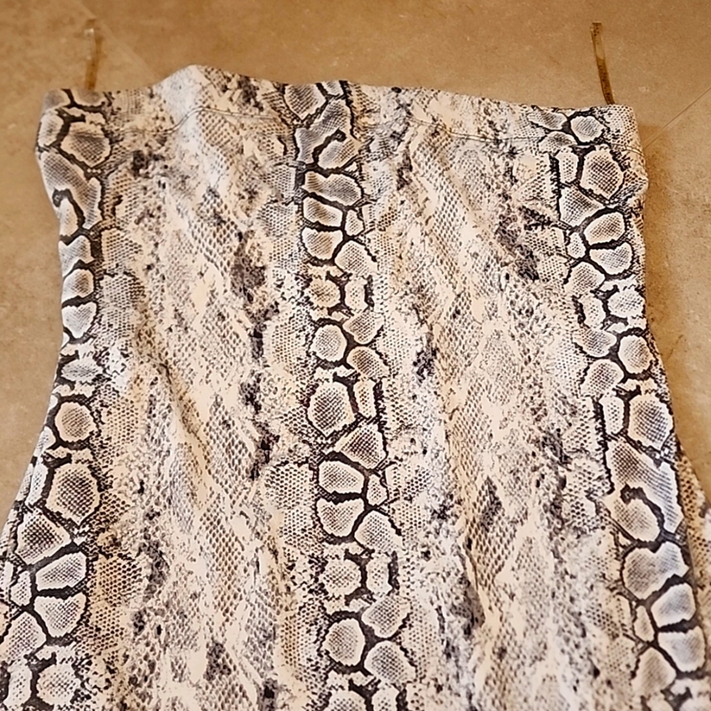 Tube dress snake print - size M with lining